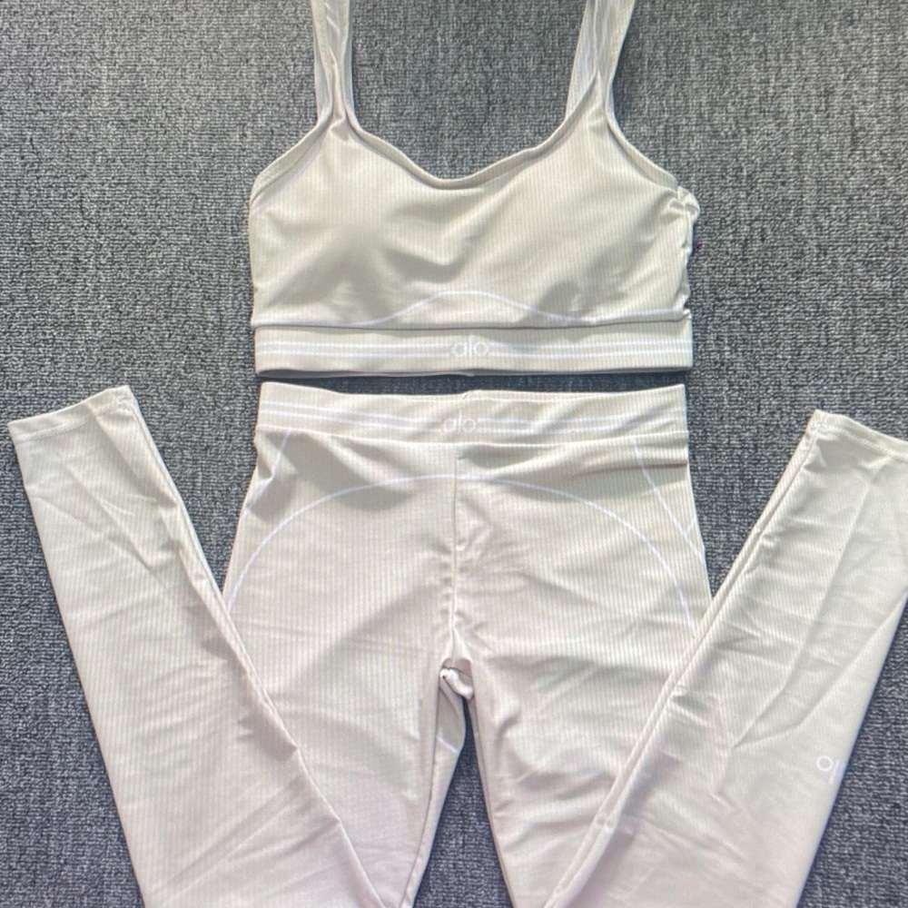 ALO Yoga Ribbed Light Beige Scoop Sports Bra Size L